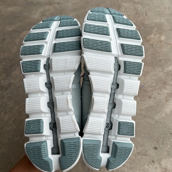 ON Running Womens Shoe Size 7.5 NEW - Picture 2 of 8